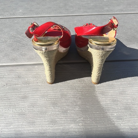 Michael Kors red patent leather wedge - Picture 3 of 3